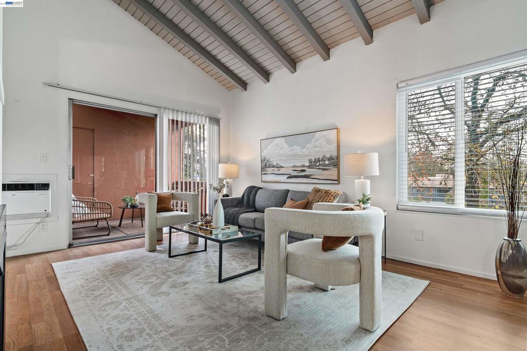 810 810 Oak Grove Rd 104