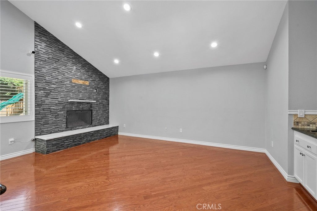 10158 Woodridge