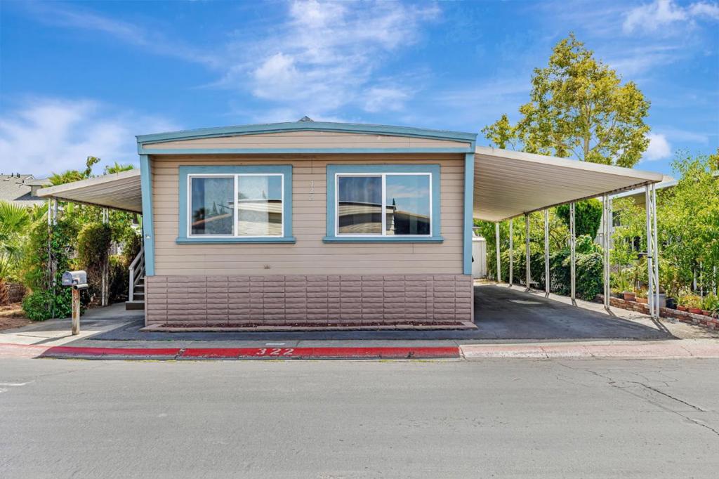 This well maintained 2 bedroom and 1 bath home sits on a large corner lot with plenty of backyard space. At 800 sq ft this home has been upgraded with double paned windows. With space rent of $1100 this is a great option for an affordable home in a family community in San Jose.