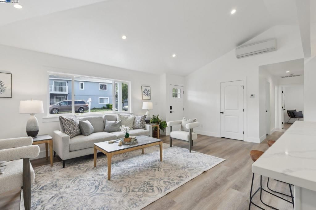 listing image 130726141960155360330