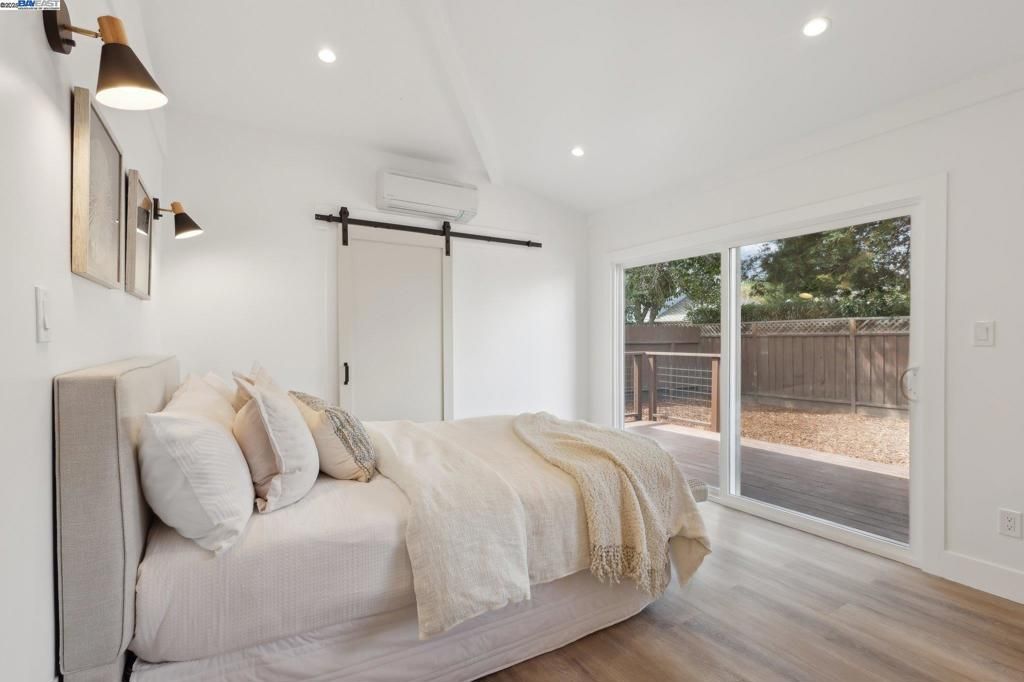 listing image 130727128631514126407
