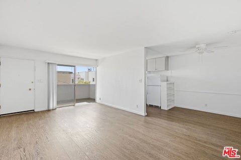 Photo of 1528 Winona Boulevard #9, Los Angeles, CA 90027 (MLS # 26996315)