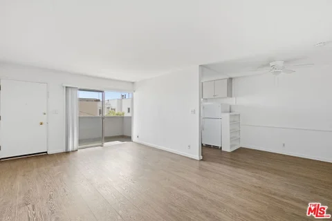 MLS: 26996315