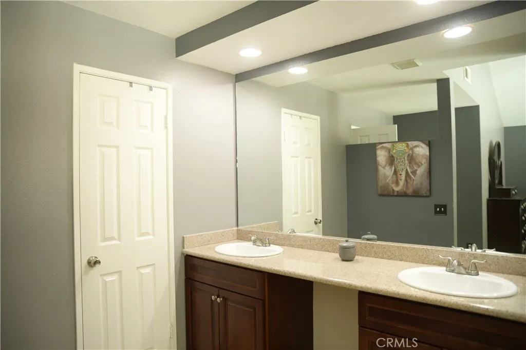 Riverside, California 92503, United States, 3 Bedrooms Bedrooms, ,3 BathroomsBathrooms,Residential,Active,128153