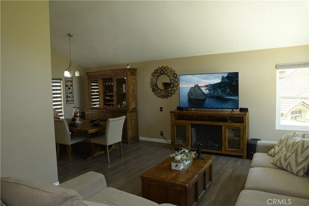 Riverside, California 92503, United States, 3 Bedrooms Bedrooms, ,3 BathroomsBathrooms,Residential,Active,128153