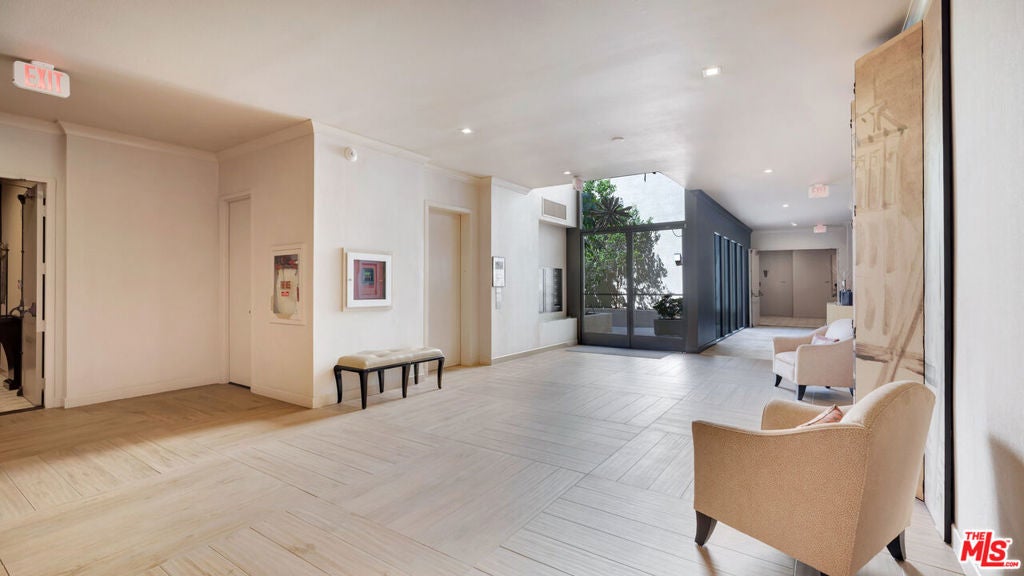 2350 Century Hill HL, Los Angeles CA 90067