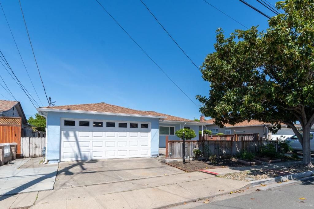 Photo of 187 Turlock Way, Hayward, CA 94544 (MLS # ML82043629)