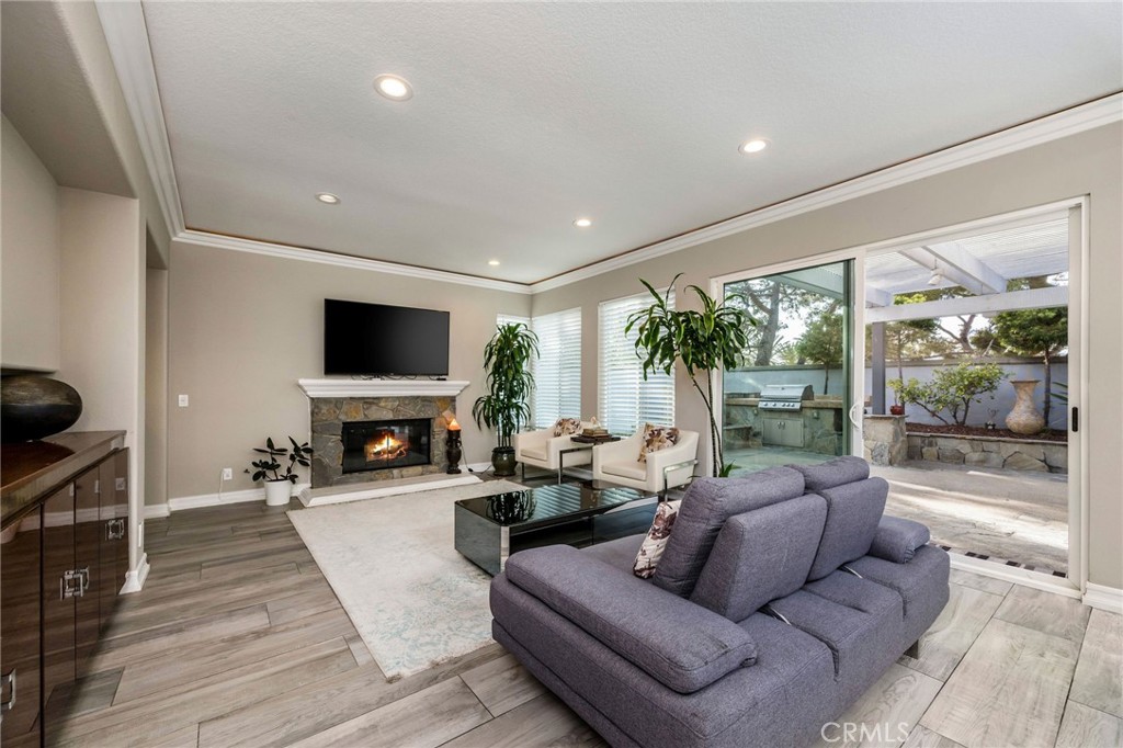 93 Fairlane Road