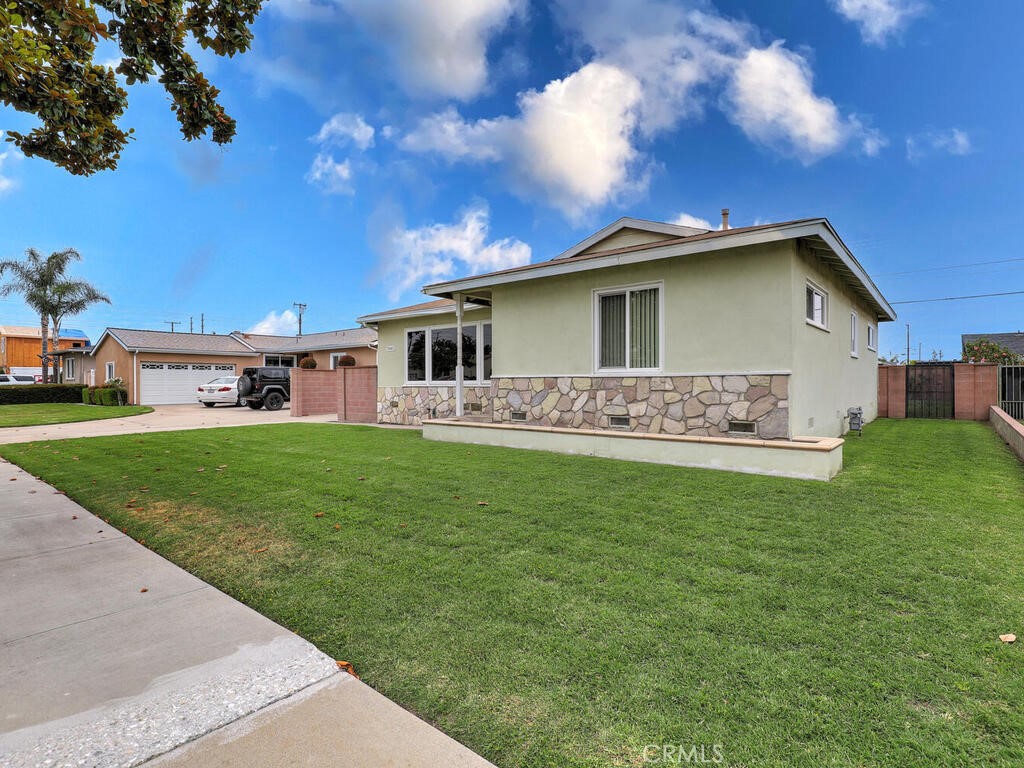7840 La Mesa Way