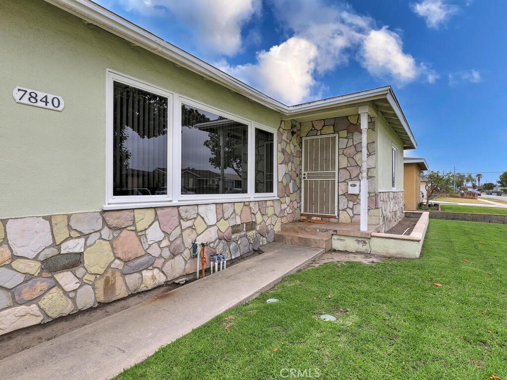 7840 La Mesa Way