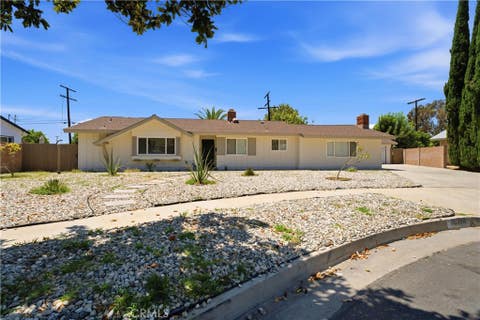 Photo of 16308 Bermuda Street, Granada Hills, CA 91344 (MLS # OC26116099)