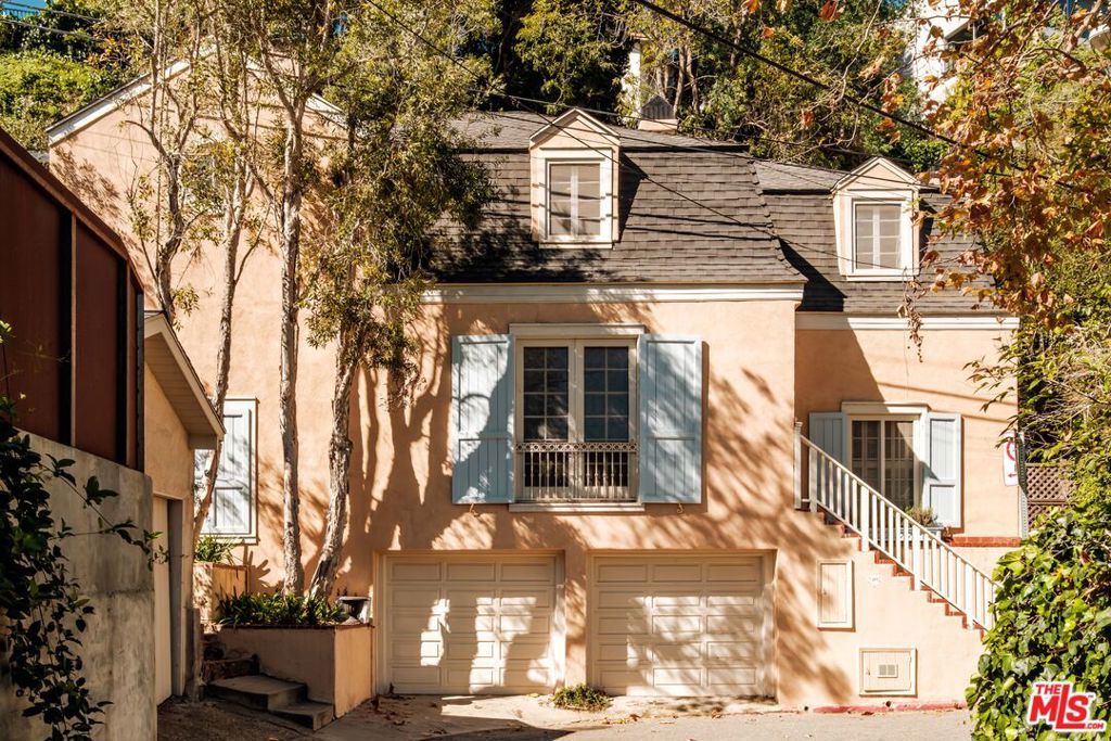 Photo of 419 Hillside Lane, Santa Monica, CA 90402 (MLS # 26660219)