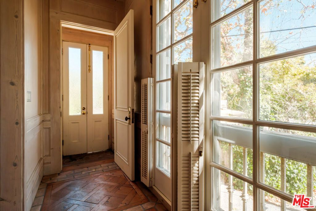 Photo of 419 Hillside Lane, Santa Monica, CA 90402 (MLS # 26660219)