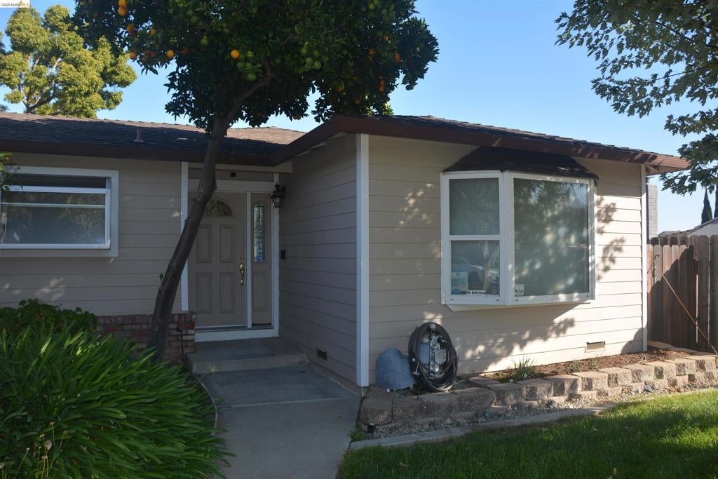 1140 Los Palos Ct