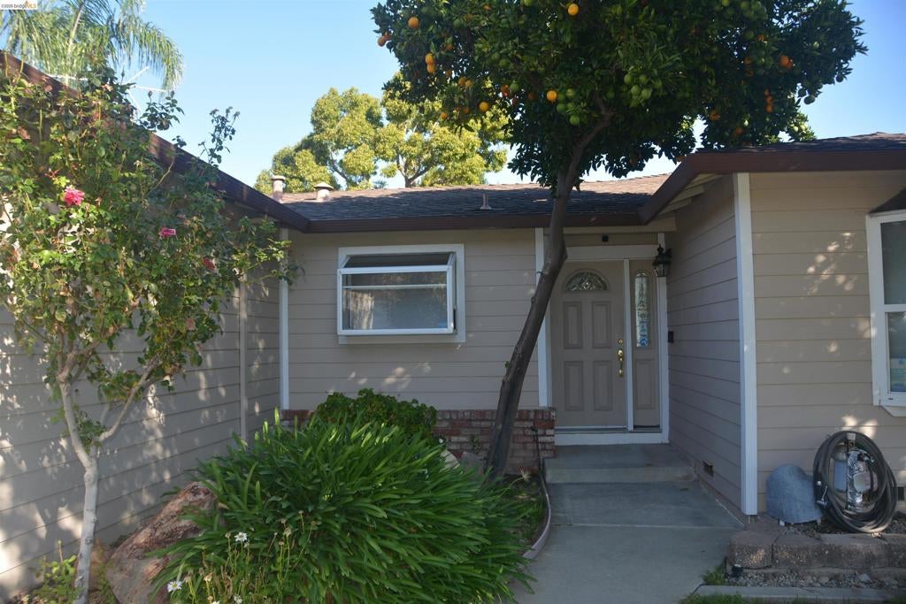1140 Los Palos Ct