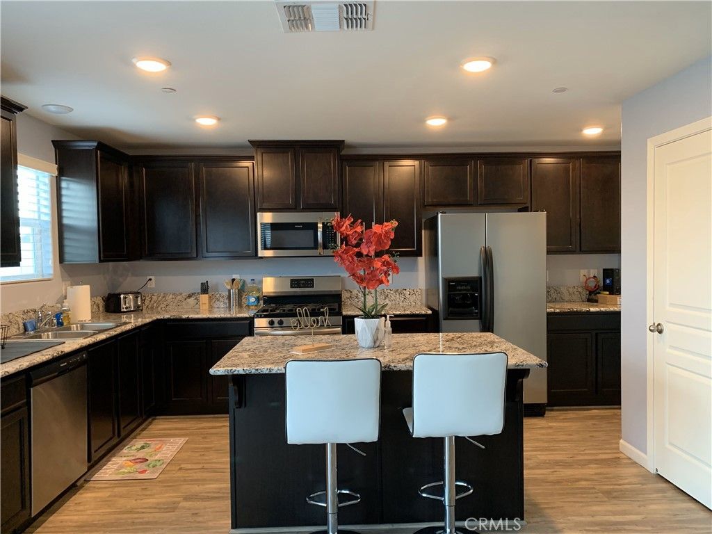 Photo of 2948 N Church Ct, Visalia, CA 93291 (MLS # SR25241879)