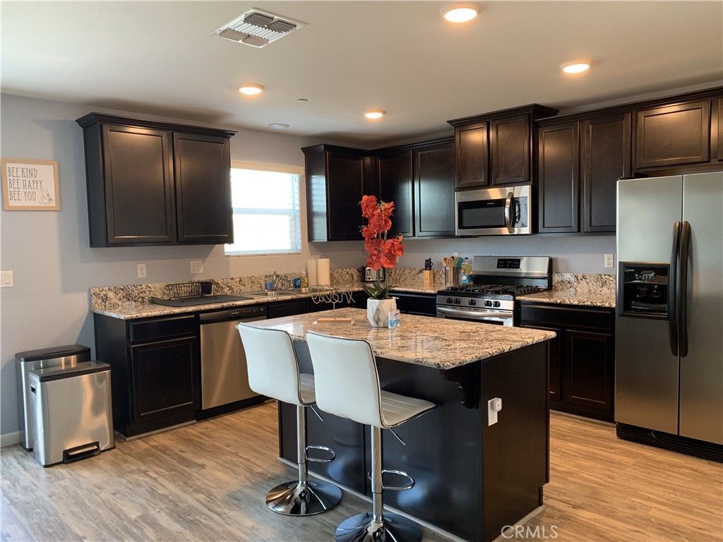 Photo of 2948 N Church Ct, Visalia, CA 93291 (MLS # SR25241879)