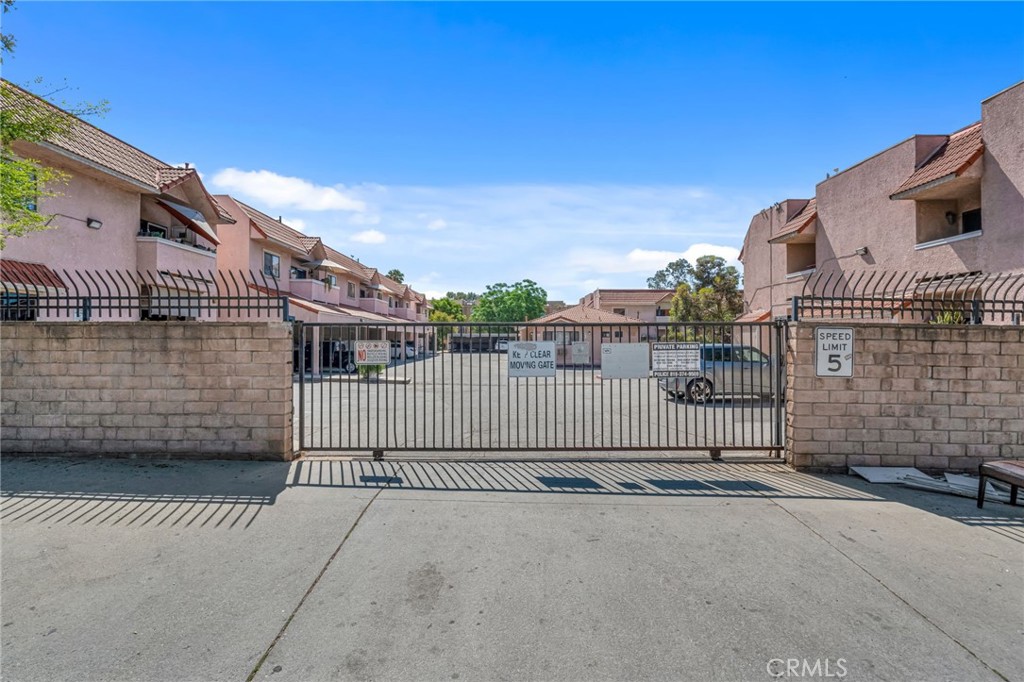 10943 Laurel Canyon B9