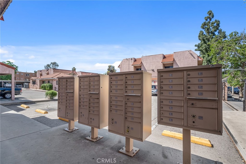 10943 Laurel Canyon B9