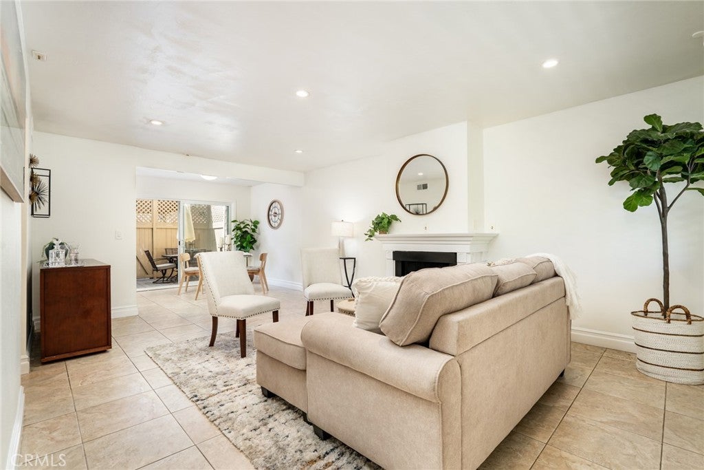 12 Latitude Court