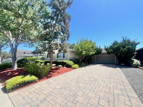 Photo of 771 Pomeroy Avenue, Santa Clara, CA 95051 (MLS # ML82048628)
