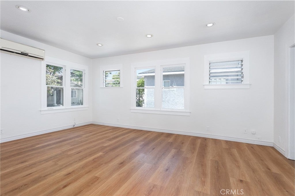 1457 E California