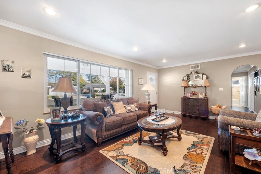 Photo of 3307 Cole Ave, Simi Valley, CA 93063 (MLS # DW25272262)