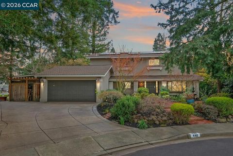 Photo of 440 Wabash Pl, Danville, CA 94526 (MLS # 41121580)