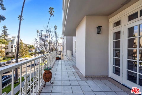 Tiny photo for 1040 4TH Street #204, Santa Monica, CA 90403 (MLS # 26987103)