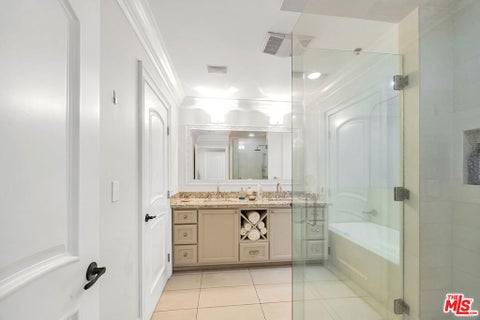 Tiny photo for 1040 4TH Street #204, Santa Monica, CA 90403 (MLS # 26987103)