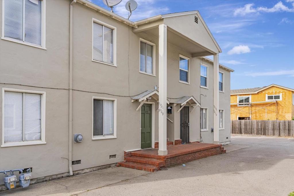 Welcome to one of the best investment opportunities on the market! This quality four-plex features, you've guessed it, FOUR outstanding one-bed, one-bath units, each with its own gas and electric meters. Located down the street from El Cerrito City Hall, this property sits at a prime, yet quiet location, with easy access to shops, restaurants, freeways, and public transportation...an excellent attraction for great tenants. Whether you want to own your first investment property or you are a seasoned investor wanting to add another quality property to your portfolio, this is the right choice for you. Make this incredible four-plex yours today!