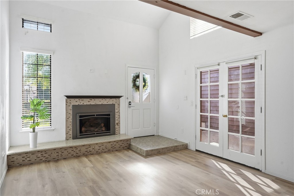 232 S Elm