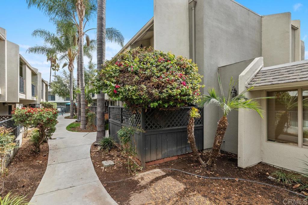1045 Peach Ave 61