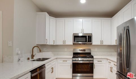 Photo of 348 S Hauser Boulevard #4-235, Los Angeles, CA 90036 (MLS # 26791995)