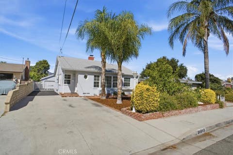 Photo of 24943 Chestnut ST, Newhall, CA 91321 (MLS # SR26178628)
