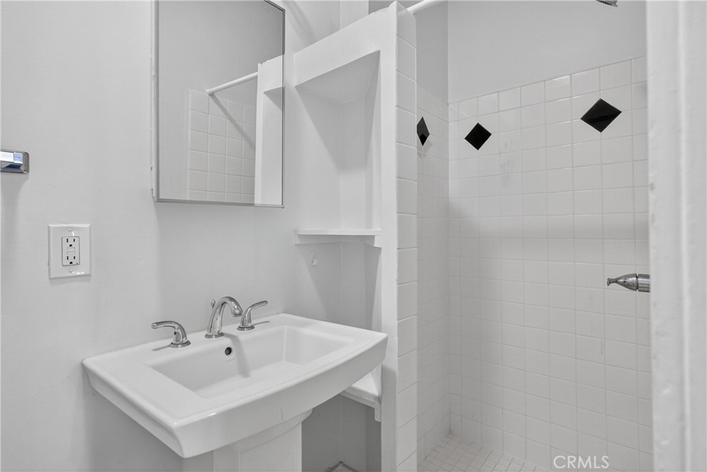 Alamitos Beach (AB) - Residential Income