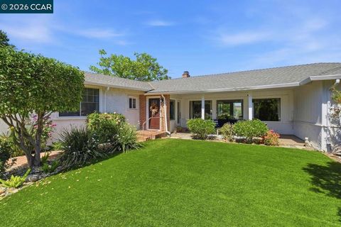 Photo of 4303 Lynn Dr Dr, Concord, CA 94518 (MLS # 41127433)