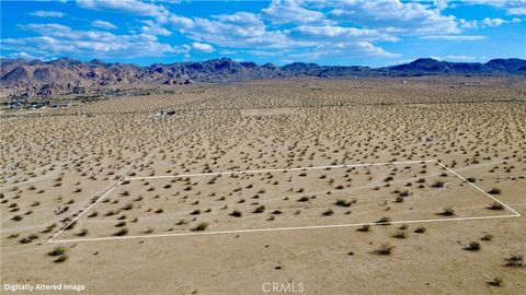 Photo of 1234 Gianelli Road, Joshua Tree, CA 92252 (MLS # JT26095409)