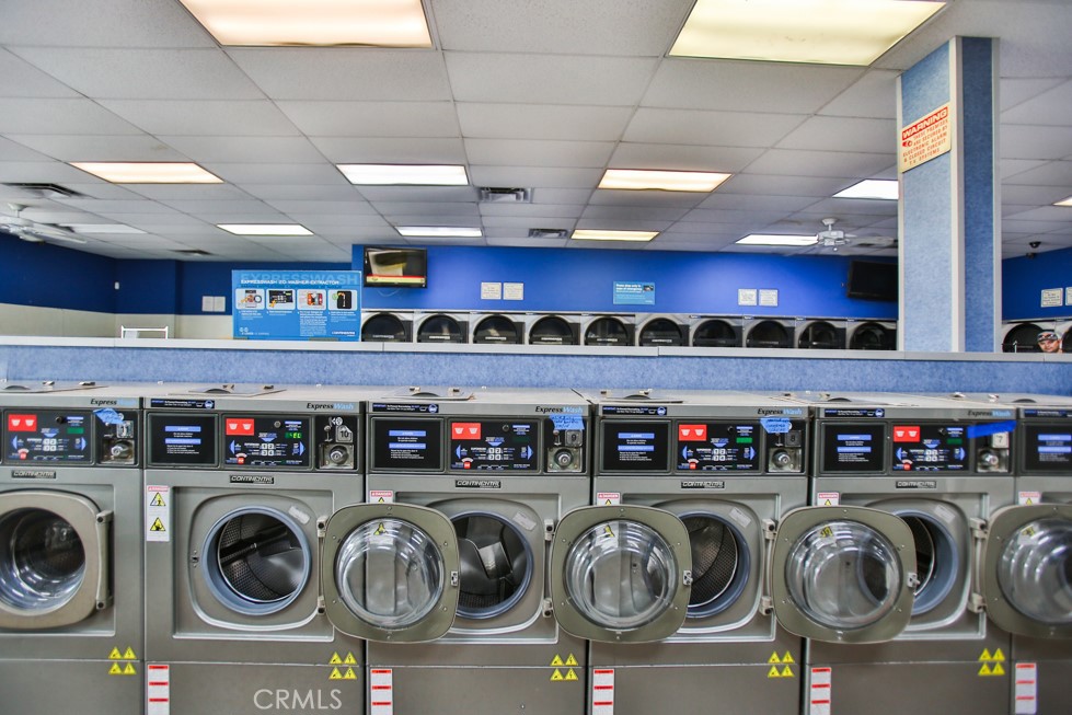 15105 Lakewood Boulevard