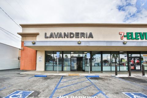 15105 Lakewood Boulevard Paramount CA 90723