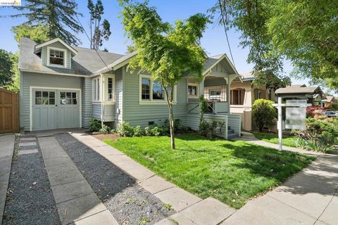 Photo of 2320 Derby St St, Berkeley, CA 94705 (MLS # 41130452)