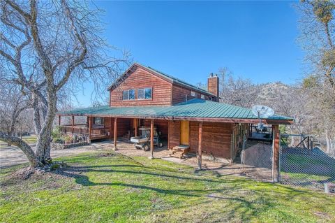 Photo of 36039 Cranmore Ln. Ln, Auberry, CA 93602 (MLS # FR26044654)