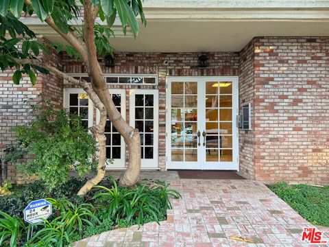 Photo of 14538 Benefit Street #204, Sherman Oaks, CA 91403 (MLS # 26657215)