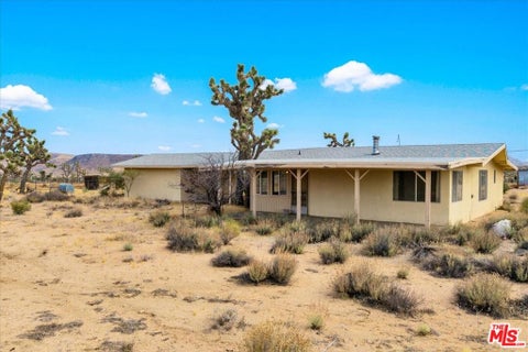 Photo of 52351 Geronimo Avenue, Pioneertown, CA 92268 (MLS # 26873991)