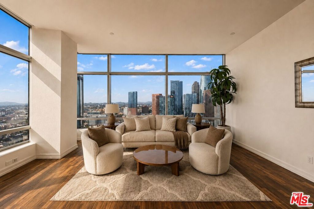 900 W Olympic Boulevard 34J