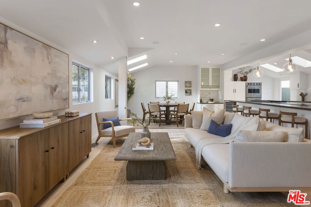 Photo of 257 Entrada Drive, Santa Monica, CA 90402 (MLS # 25619689)