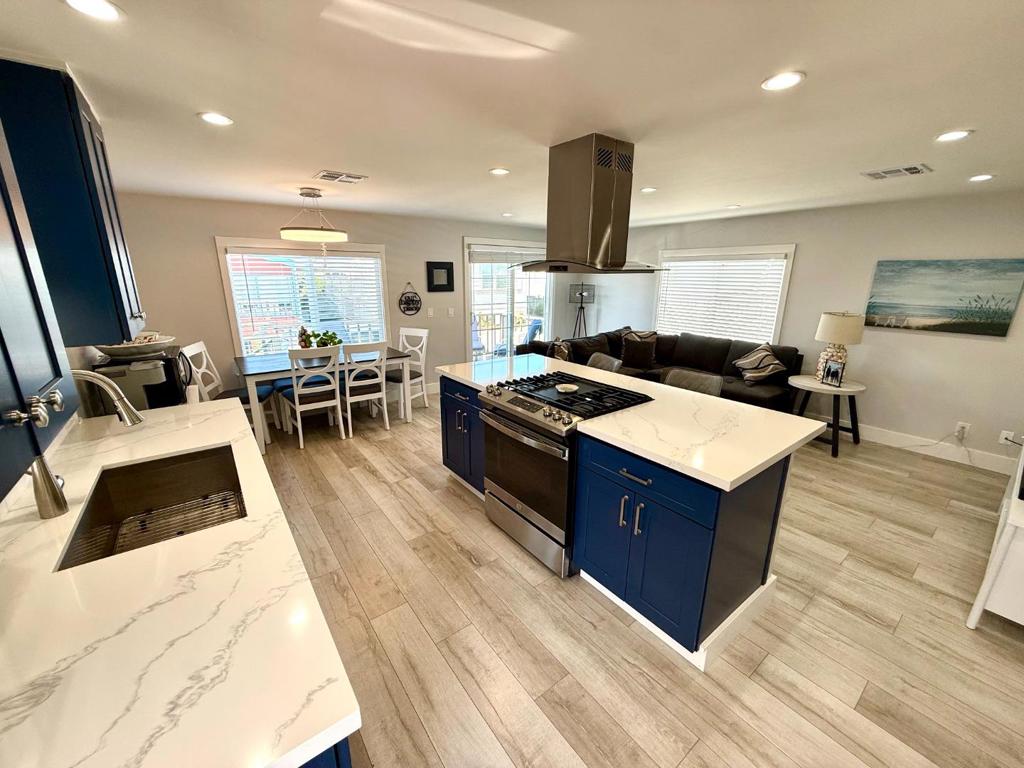 8 Lighthouse Rd