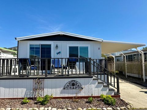 Photo of 8 Lighthouse Rd Rd, Half Moon Bay, CA 94019 (MLS # ML82039214)