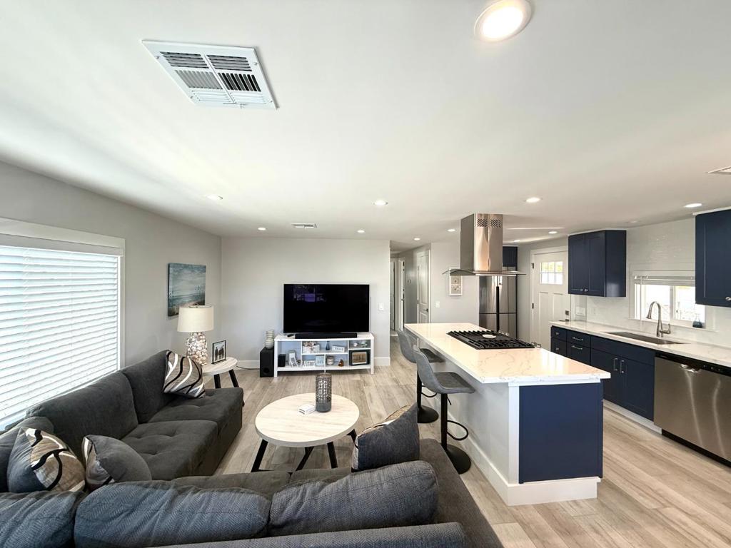 8 Lighthouse Rd