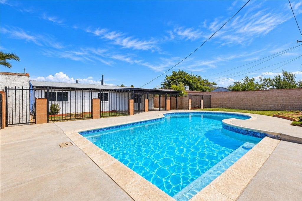44015 3rd E